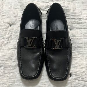 Louis Vuitton shoes size 8,5 LV size